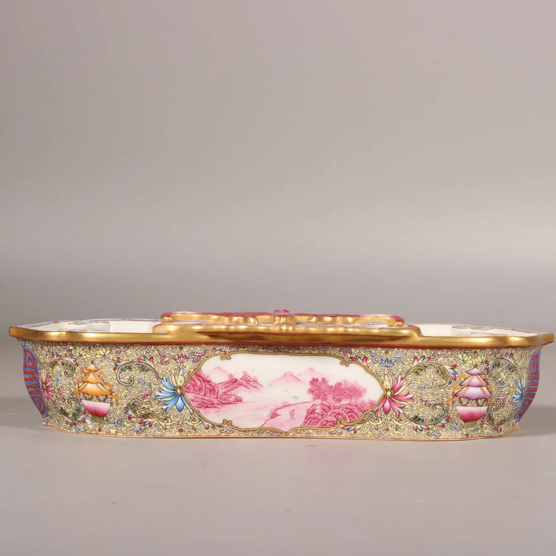 An Exquisite Famille-Rose Character and Story Pattern Brush Washer
