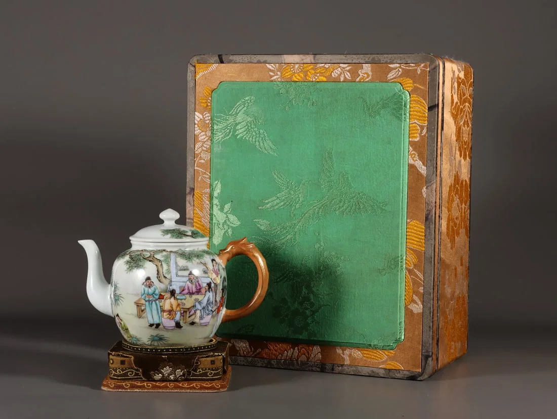 An Exquisite Famille-Rose Character and Story Pattern Teapot,with poem