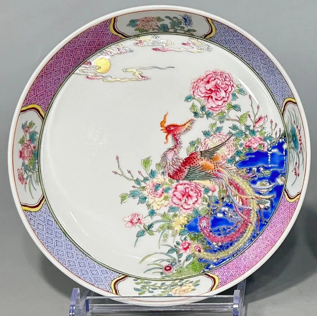 An Exquisite Famille-Rose Flower and Bird Pattern Plate