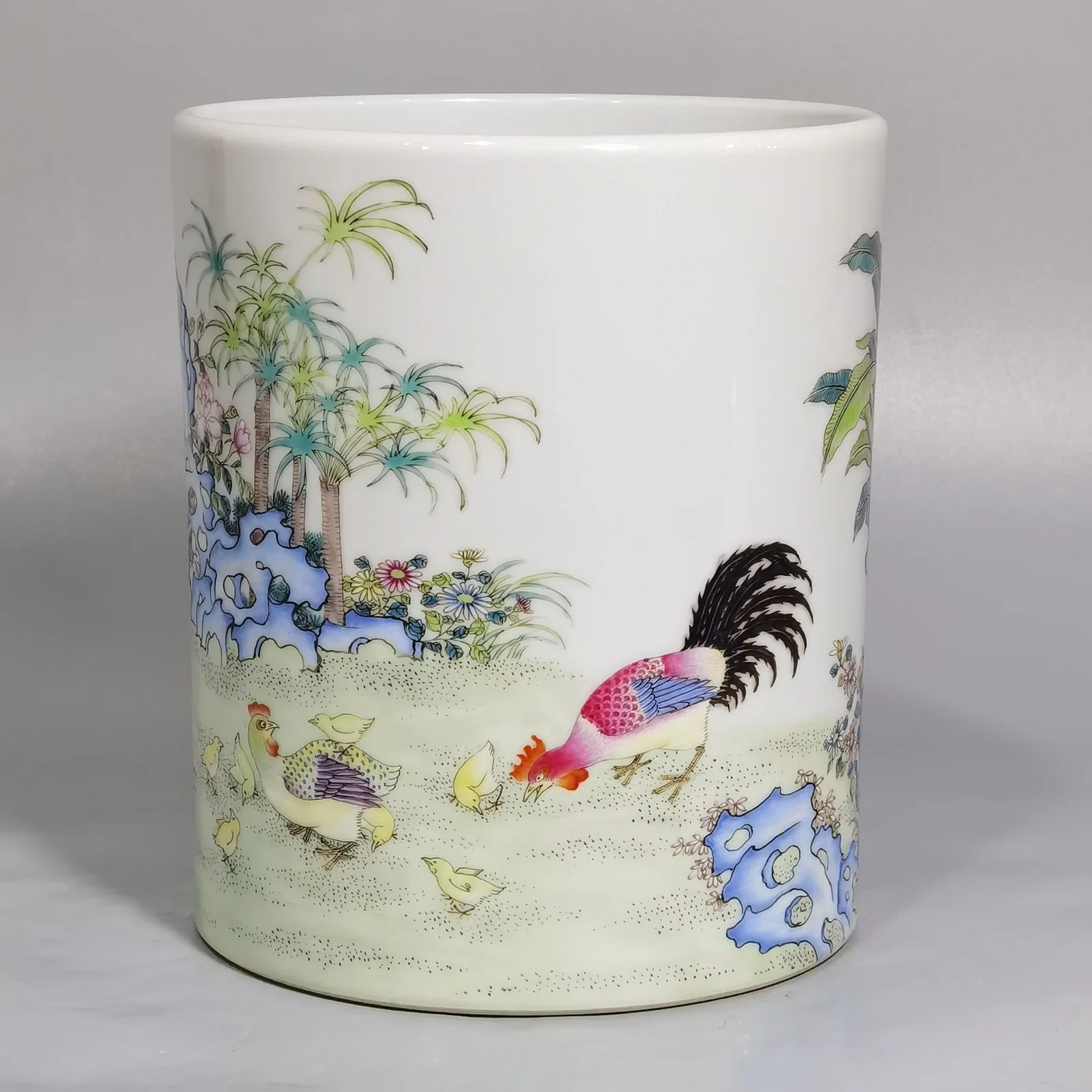 An Exquisite Famille-Rose Flower and Rooster Pattern Brush Pot