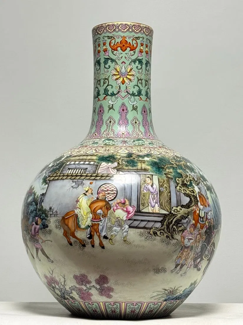 An Exquisite Famille-Rose Green Ground Character and Story Pattern Vase,with poem