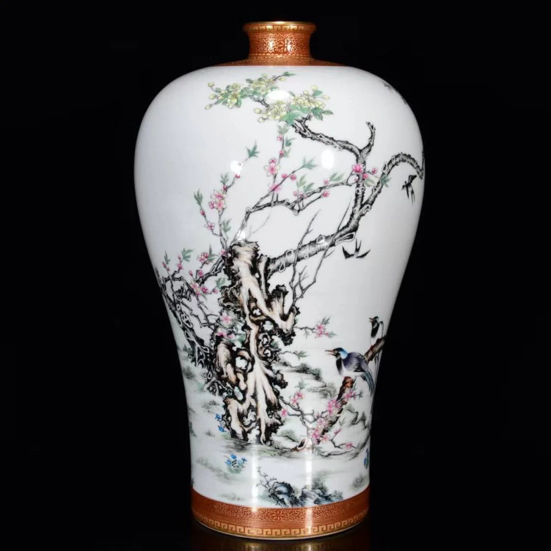 An Exquisite Famille-Rose Painted Gold Flower and Bird Pattern Vase,with poem