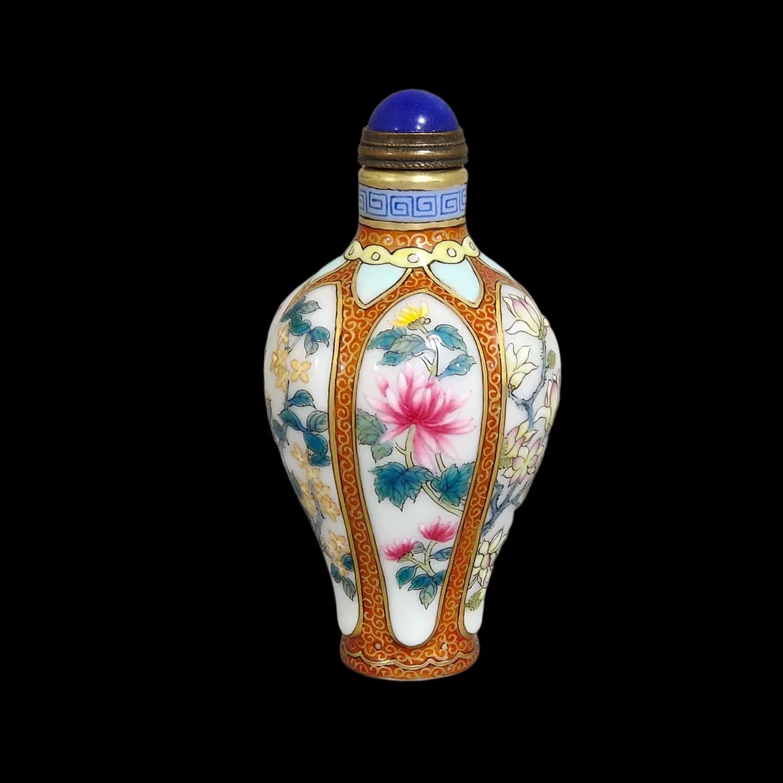 An Exquisite Famille-Rose Painted Gold Flower Pattern Snuff Bottle