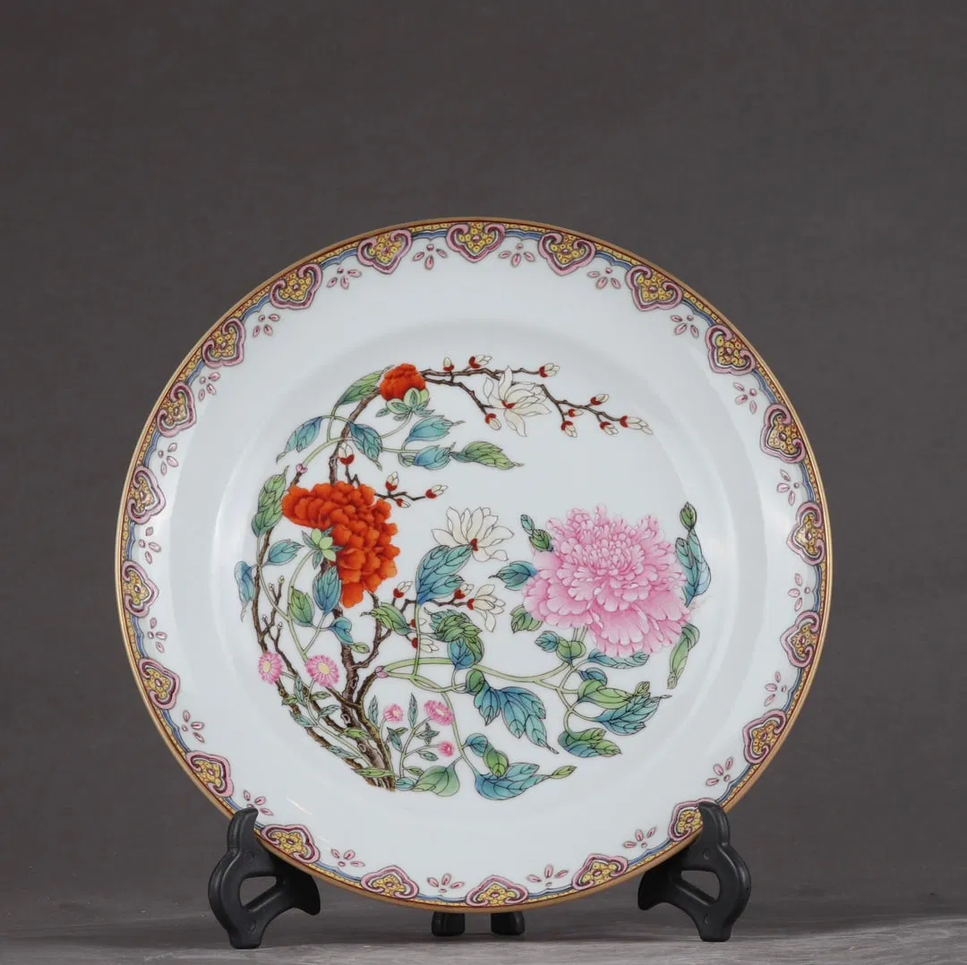 An Exquisite Famille-Rose Peony Pattern Plate