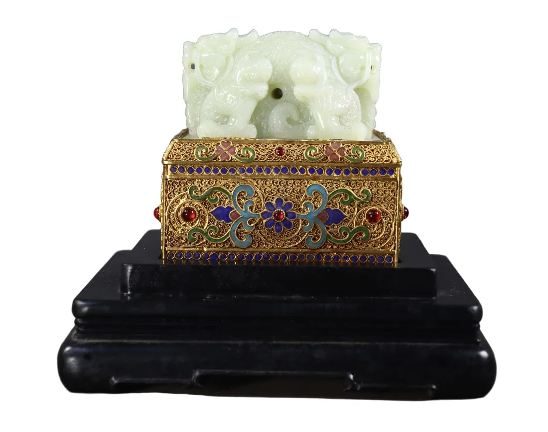 An Exquisite Filigree and Gilding Inlaid White Jade Dragon Pattern Seal,Inlaid Gems