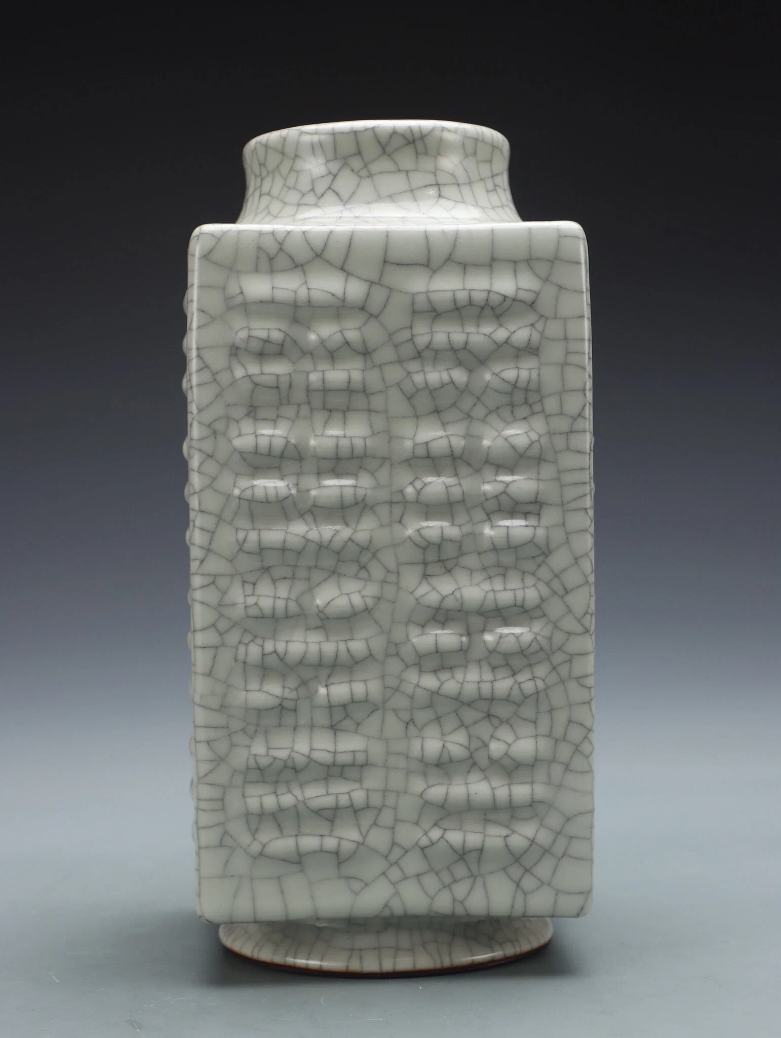 An Exquisite Ge yao Celadon Glazed Trigram Pattern Vase