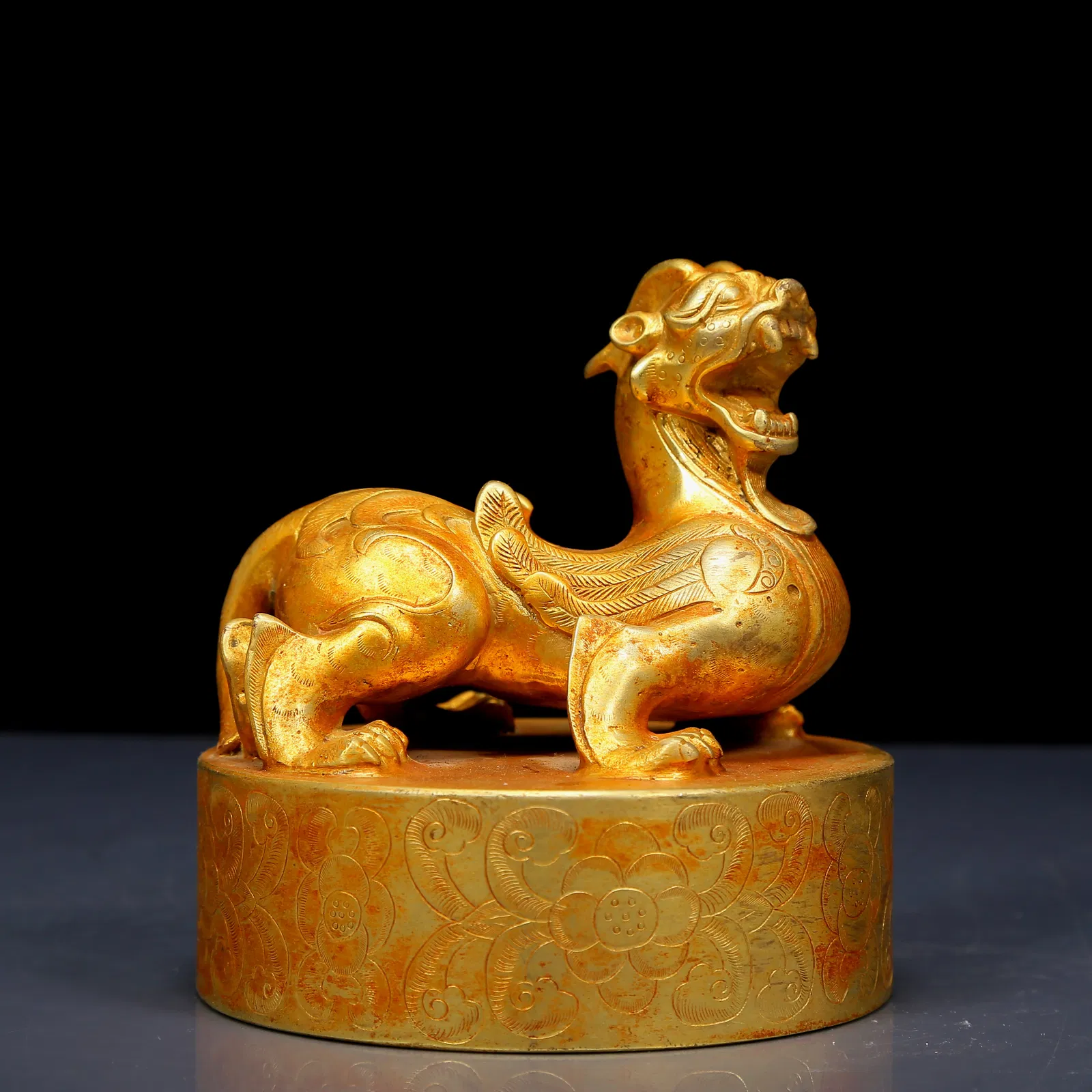 An Exquisite Gilt Bronze Auspicious Beast Seal