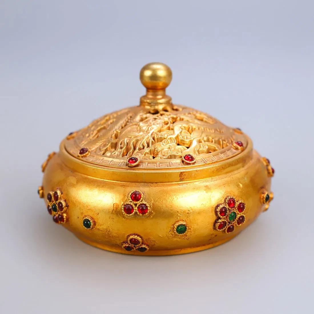 An Exquisite Gilt Bronze Dragon and Phoenix Pattern Censer,Inlaid Gems