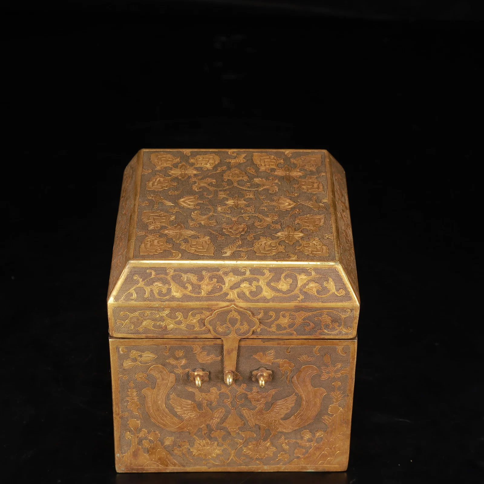 An Exquisite Gilt Bronze Flower and Bird Pattern Box with Cover