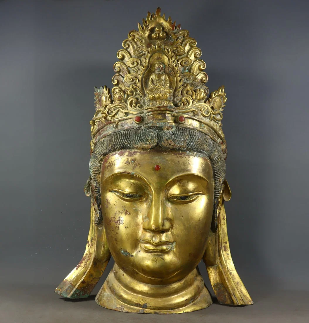 An Exquisite Gilt Bronze Inlaid Gems Buddha head