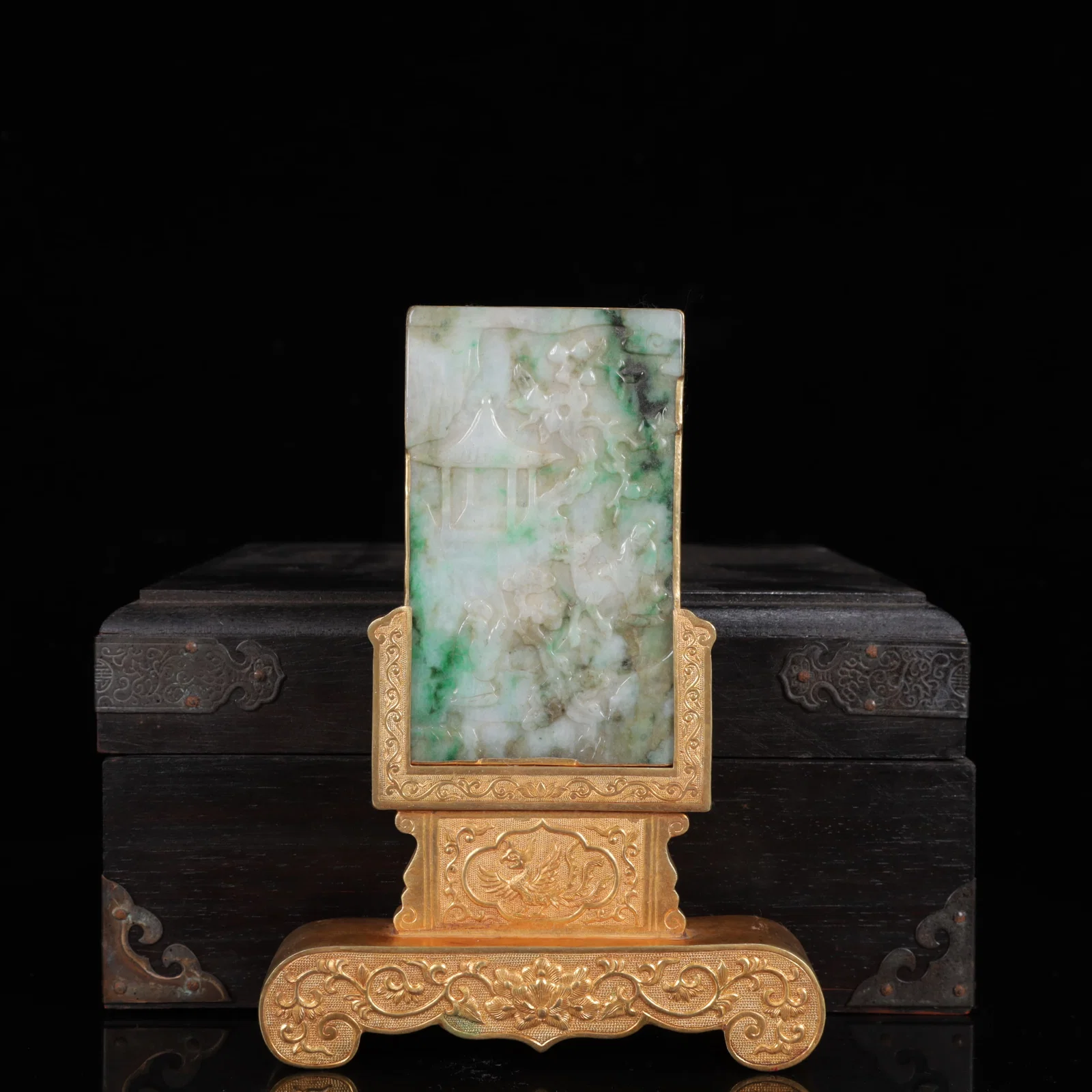 An Exquisite Gilt Bronze Inlaid Jadeite Landscape Pattern Table Screen