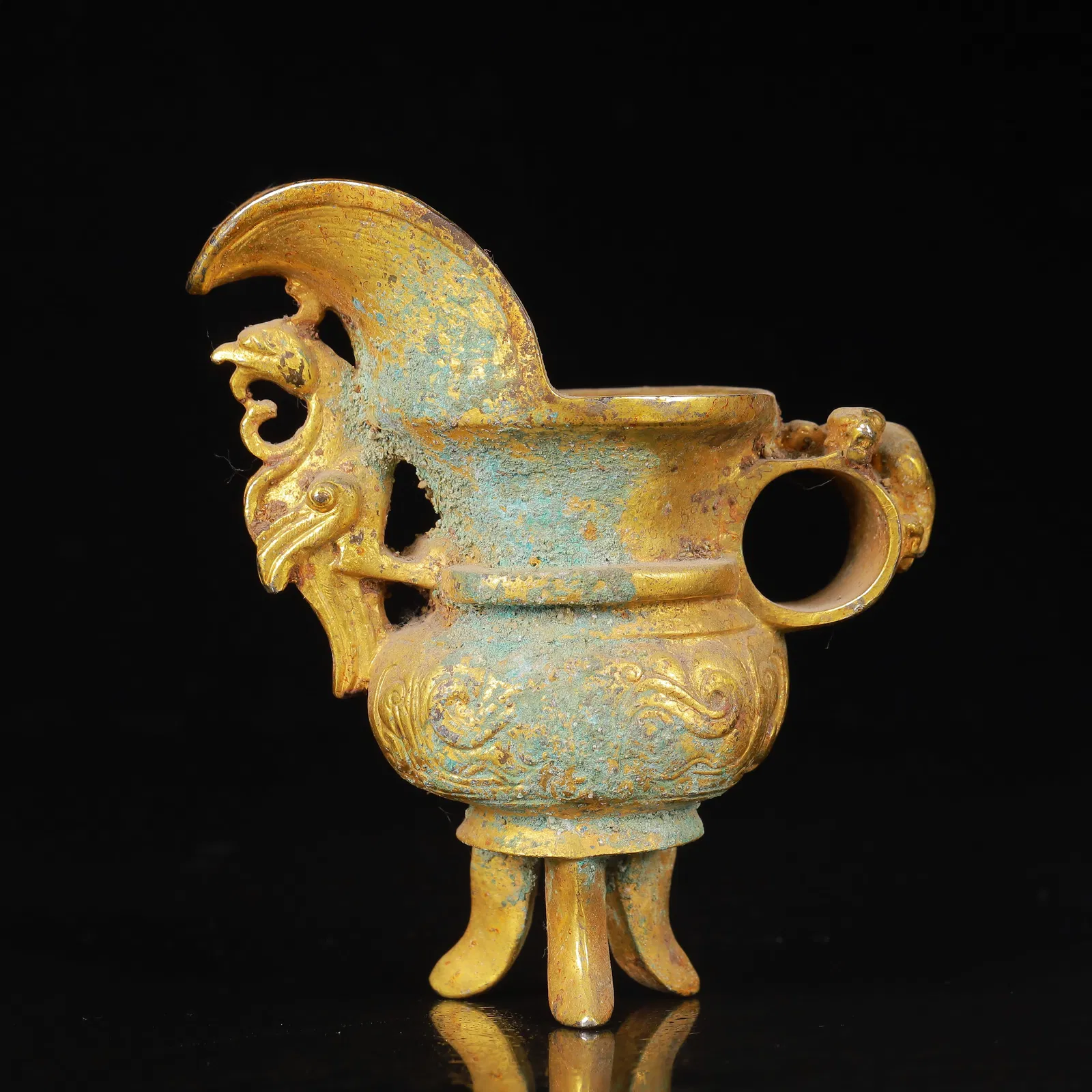 An Exquisite Gilt Bronze Tripod Phoenix Cup