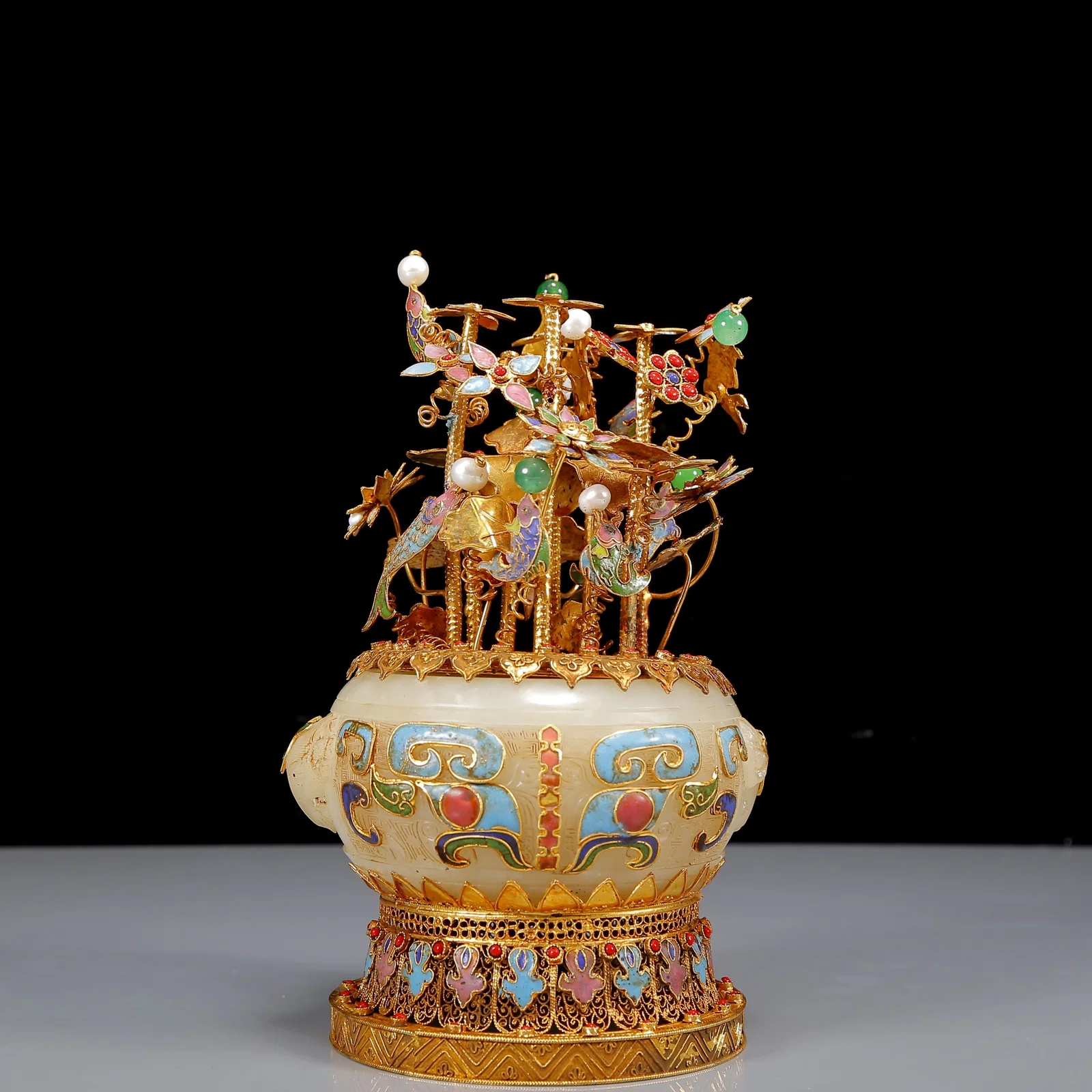 An Exquisite Gilt Inlaid White Jade Beast-Face Pattern Censer,Inlaid Gems