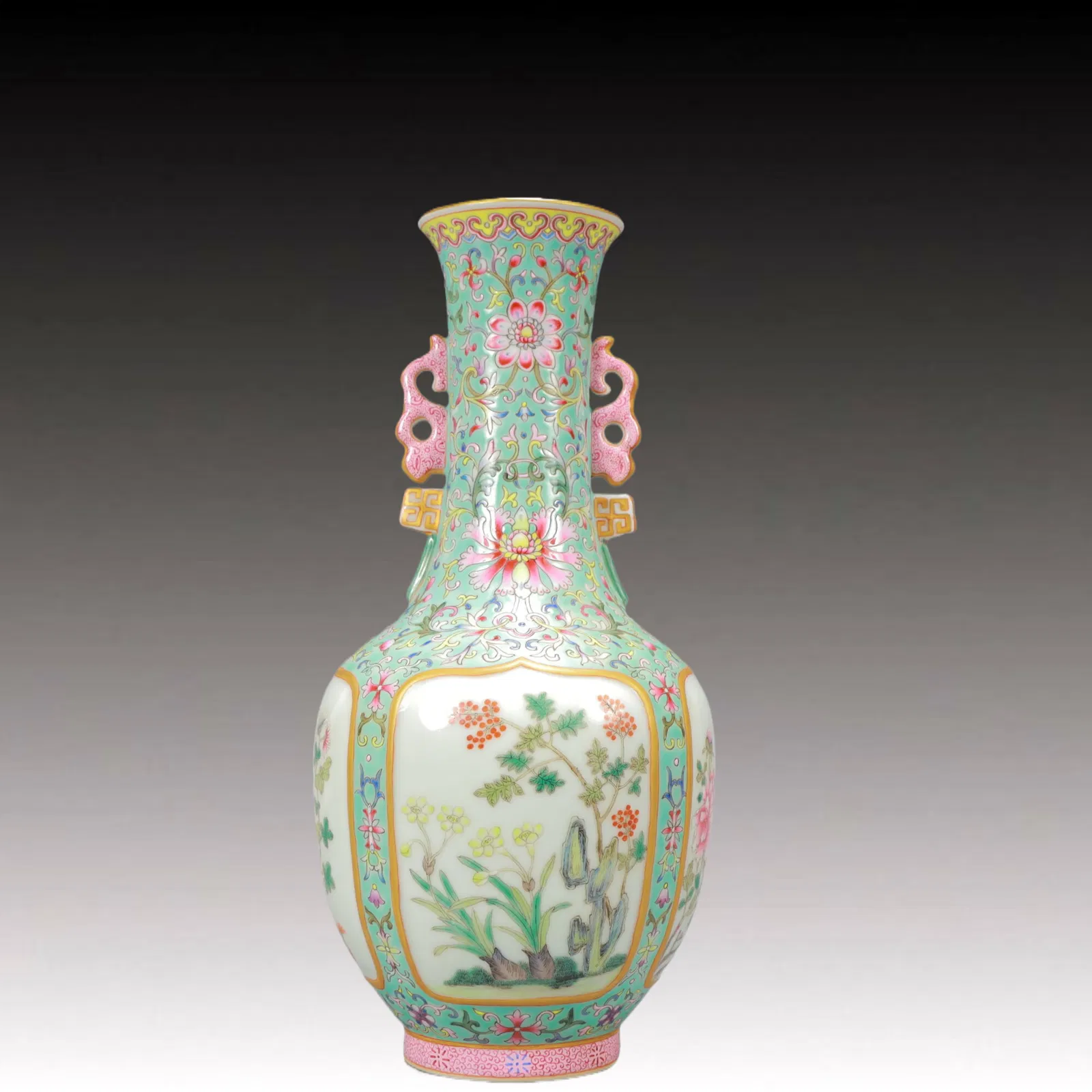 An Exquisite Green Ground Famille-Rose Flower Pattern Double-Ears Vase