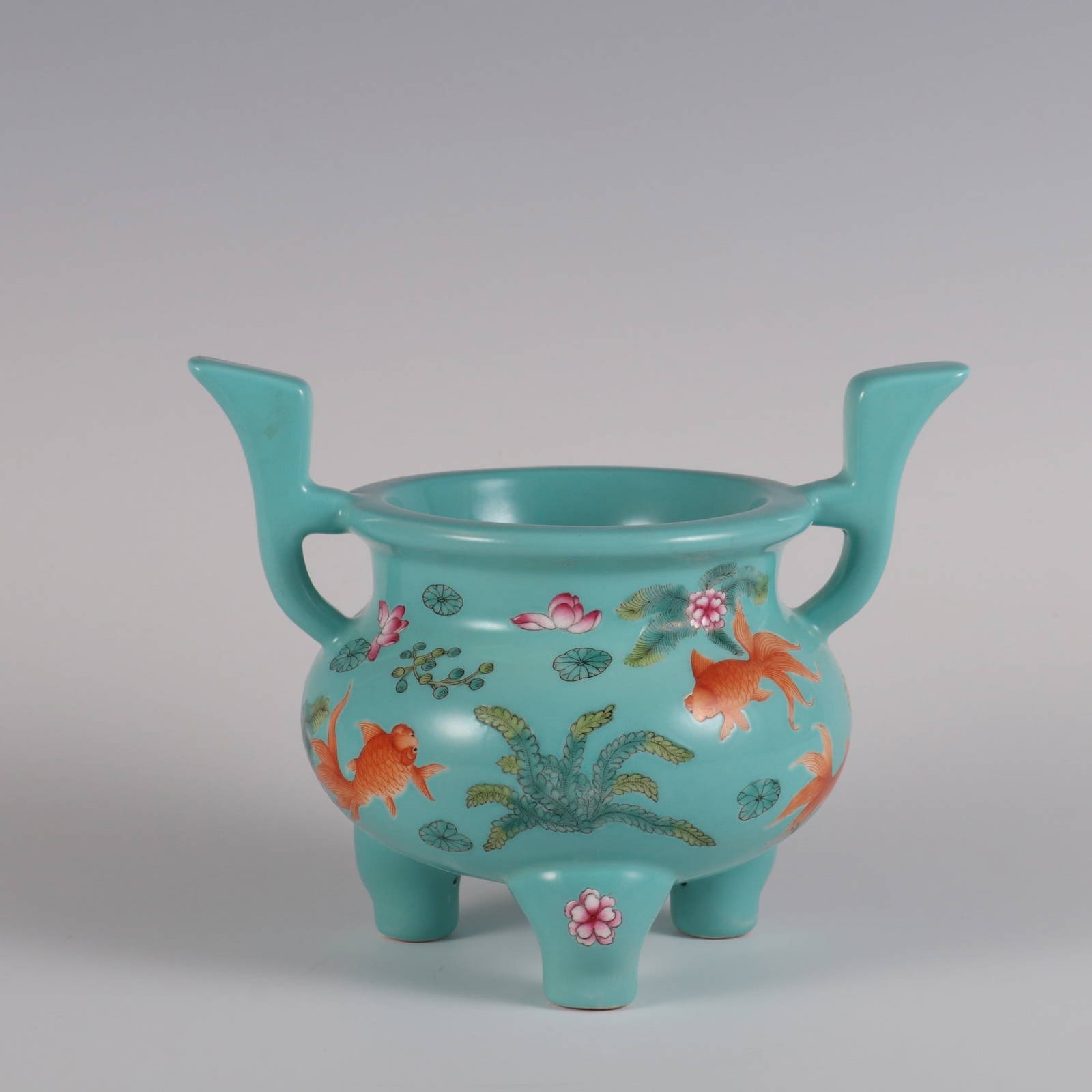 An Exquisite Green Ground Famille-Rose Hornwort Pattern Double-Ears and Tripod Censer