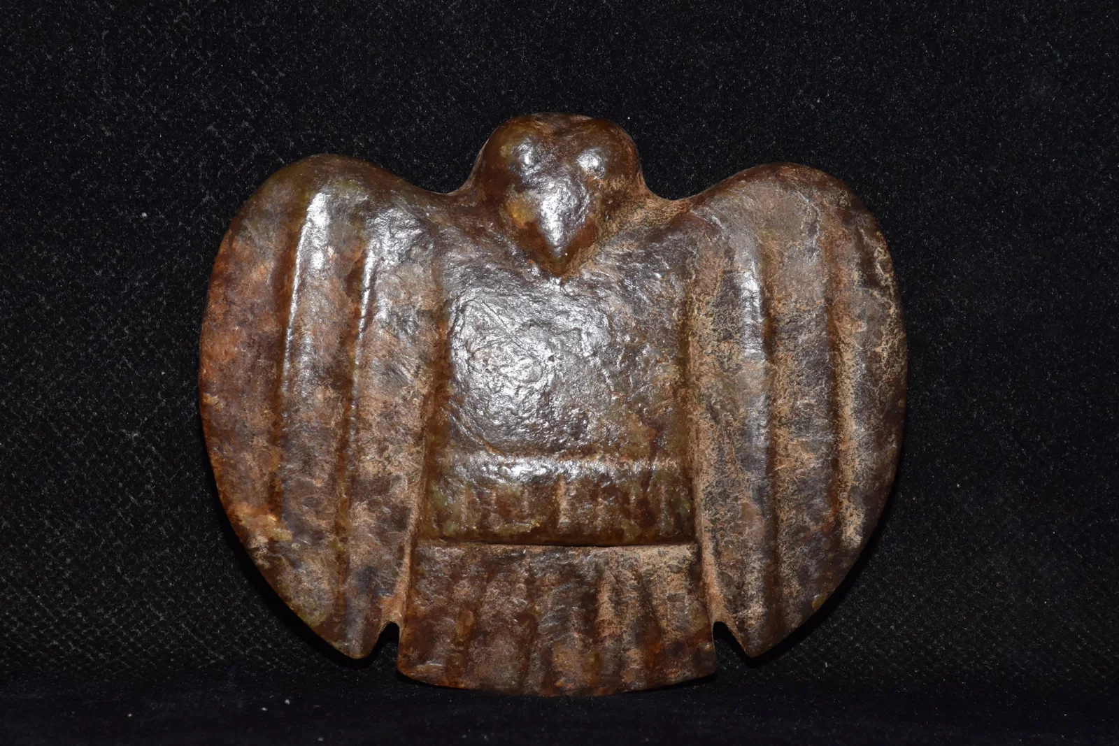 An Exquisite Hemo Jade Bird Ornament
