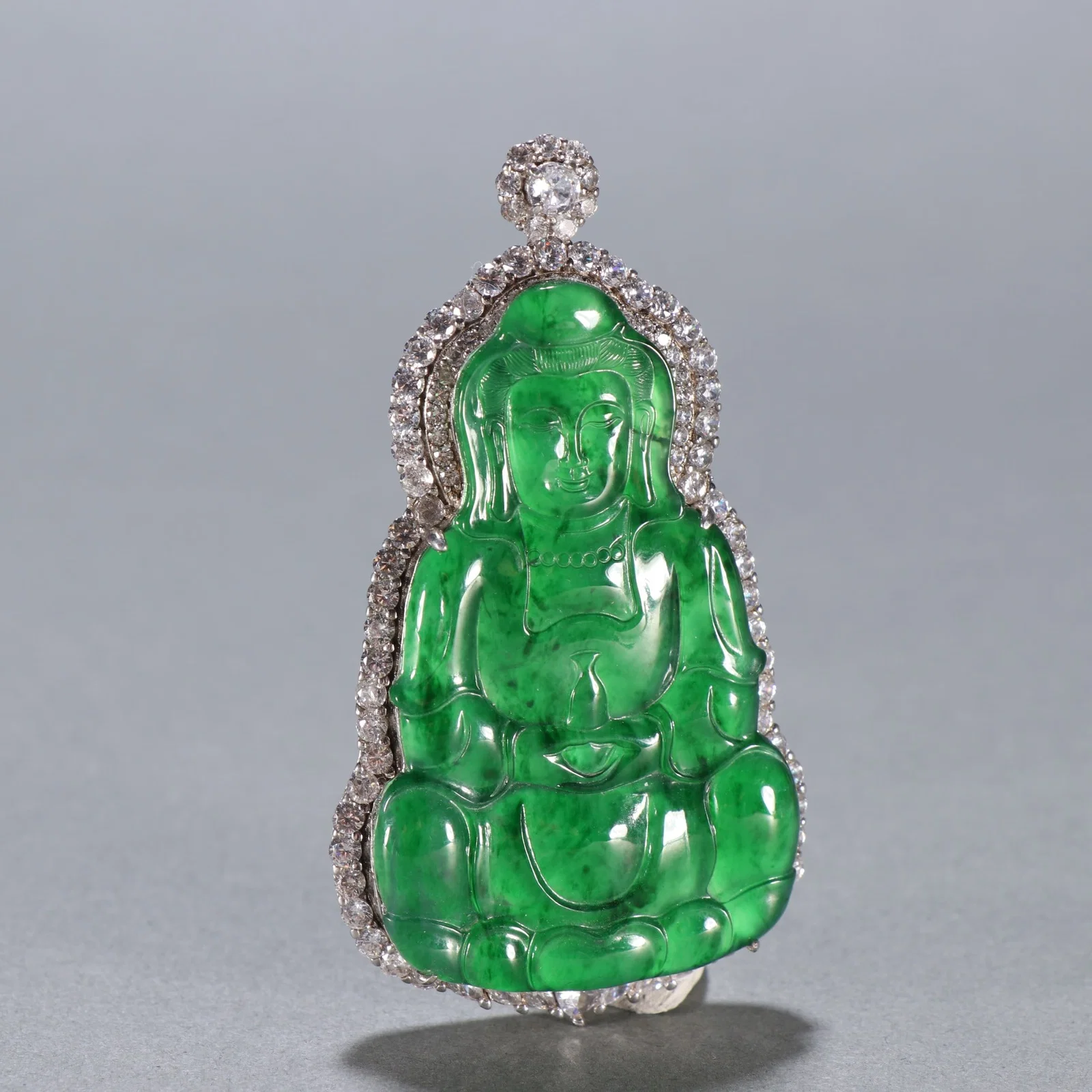 An Exquisite Jadeite Statue of Avalokitesvara Pendant