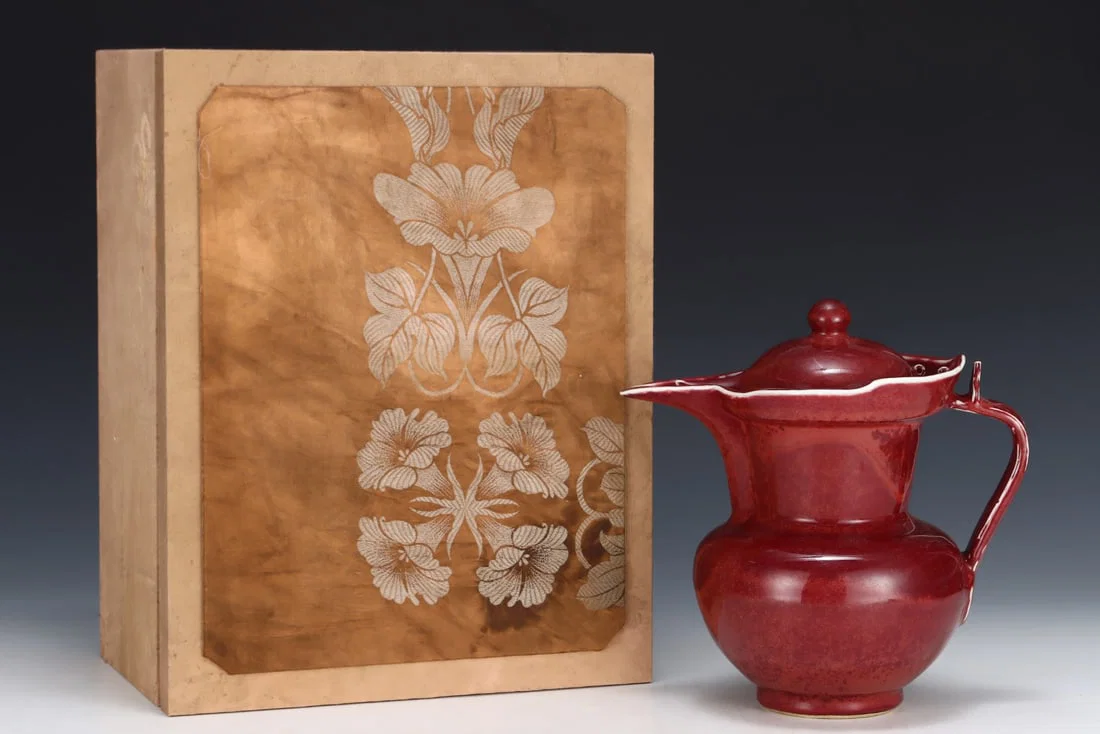 An Exquisite Ji Red Glazed Pot
