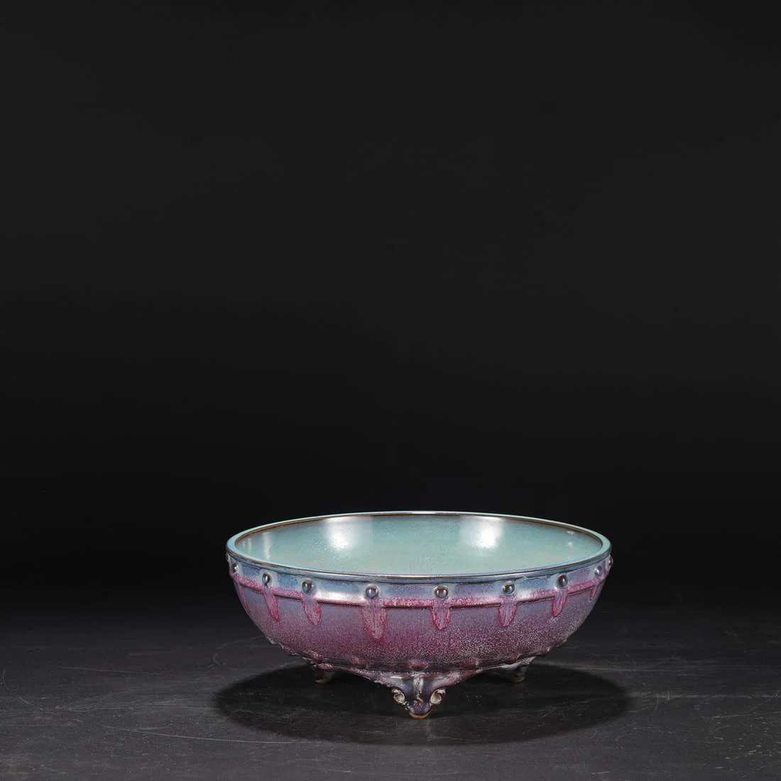 An Exquisite Jun yao Purple Glazed Tripod Brush Washer