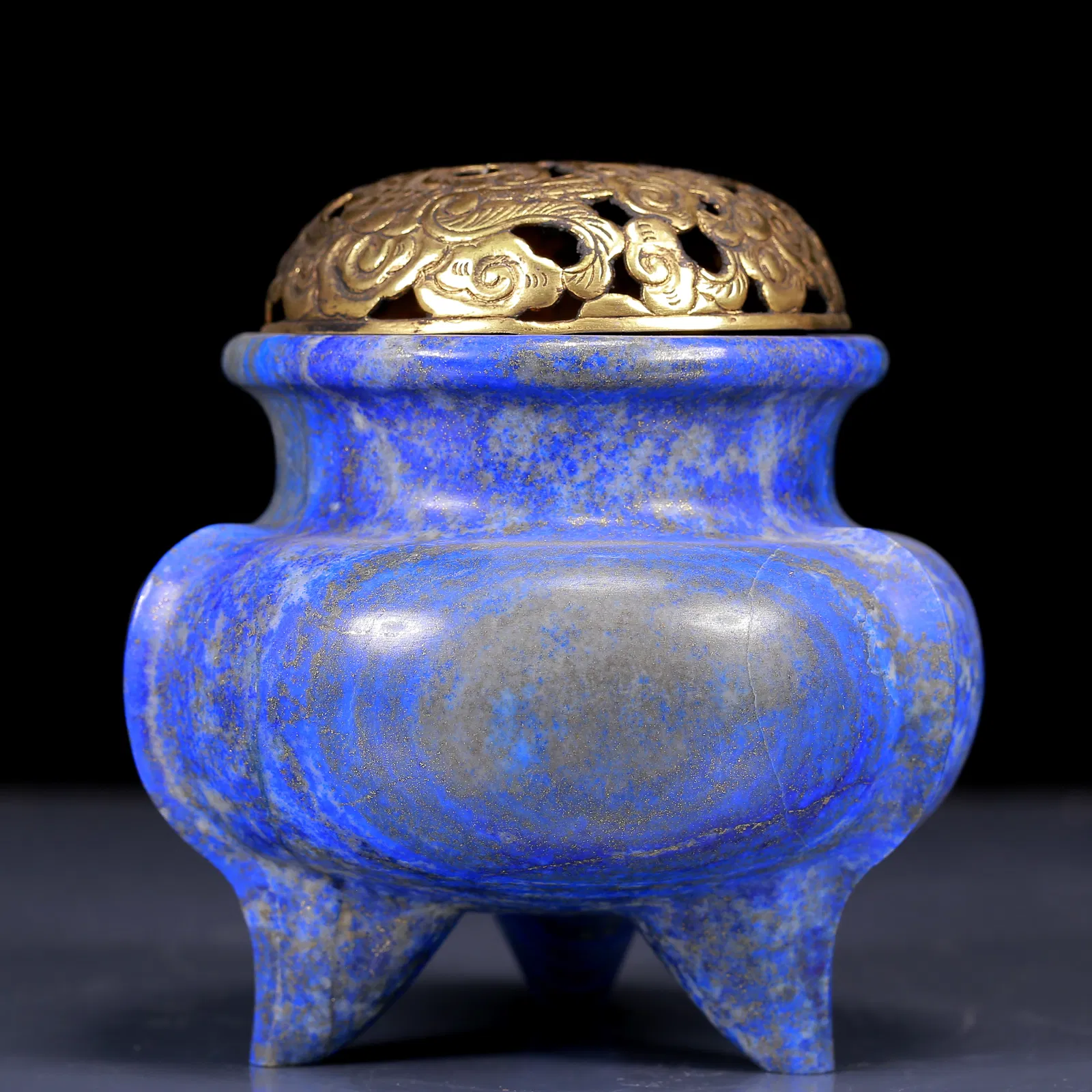 An Exquisite Lapis Lazuli Dragon Pattern Tripod Censer