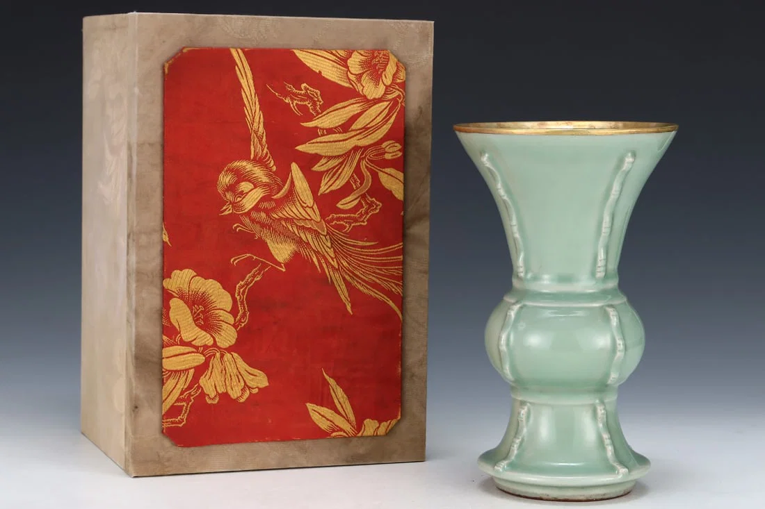An Exquisite Longquan yao Celadon Glazed Vase,with an Imperial Poem by Emperor Qianlong