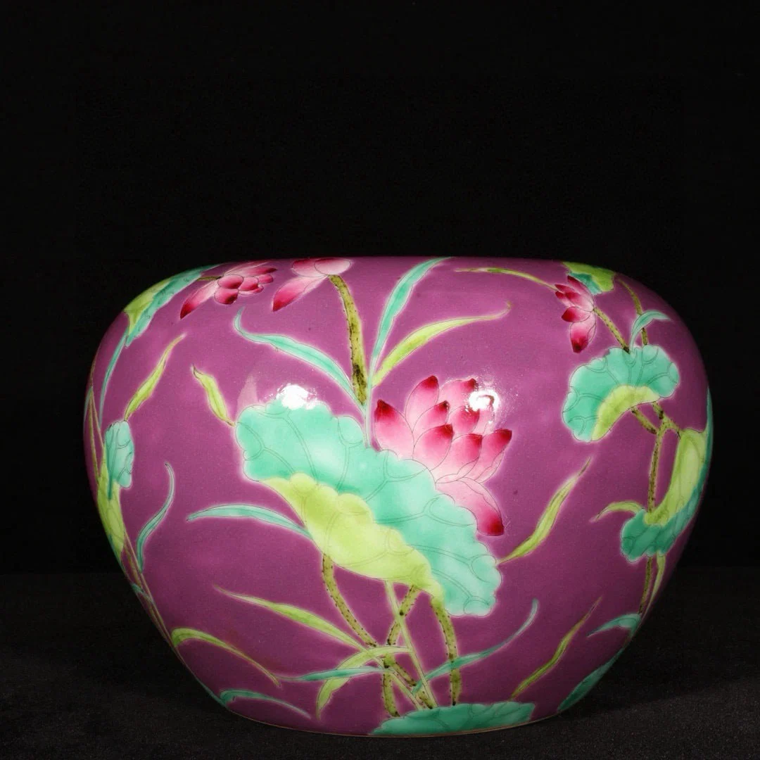 An Exquisite Purple Glazed Lotus Pattern Jar