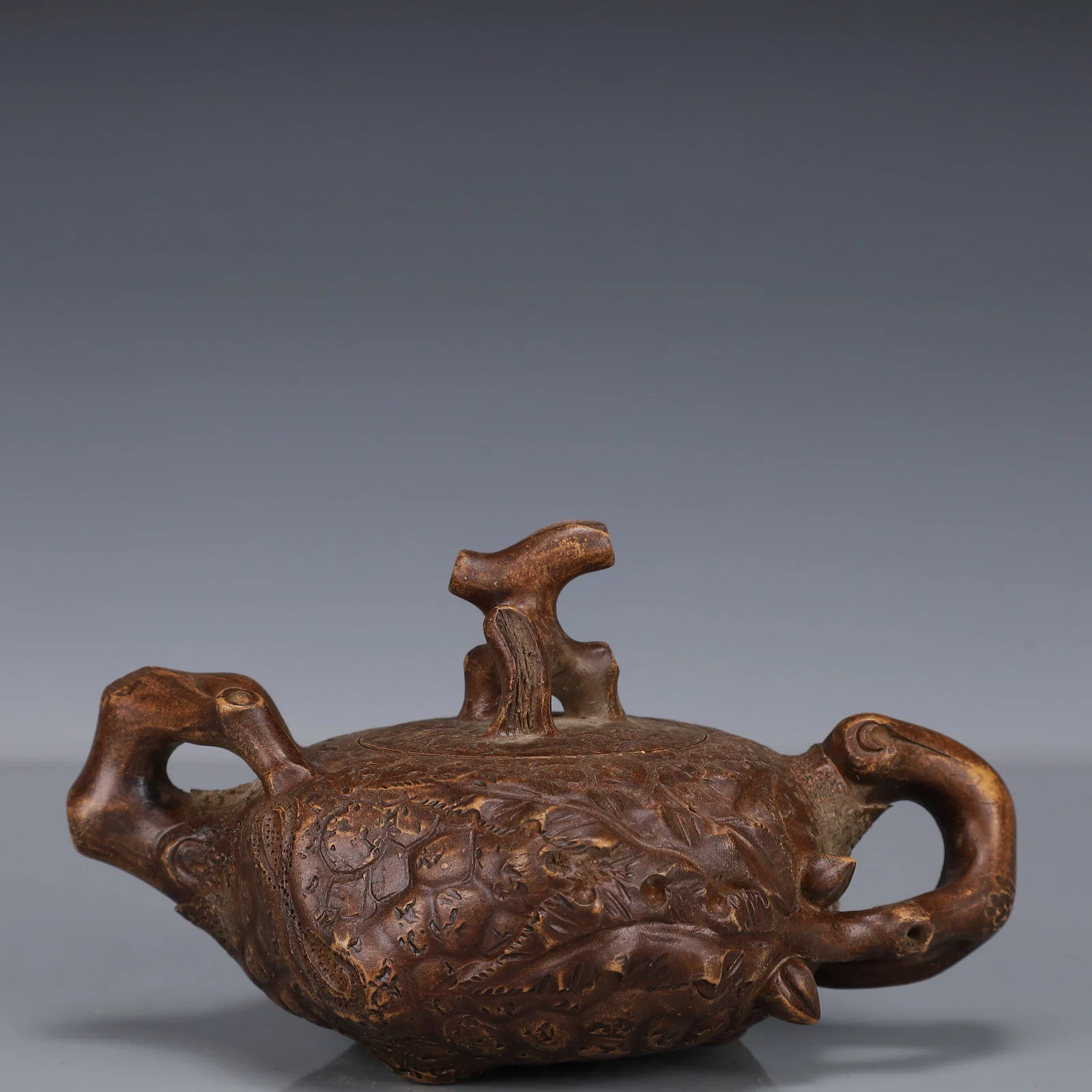 An Exquisite Purple Sands Teapot