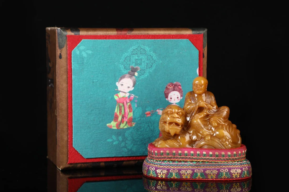 An Exquisite Shoushan Stone Statue of Arhat Ornament