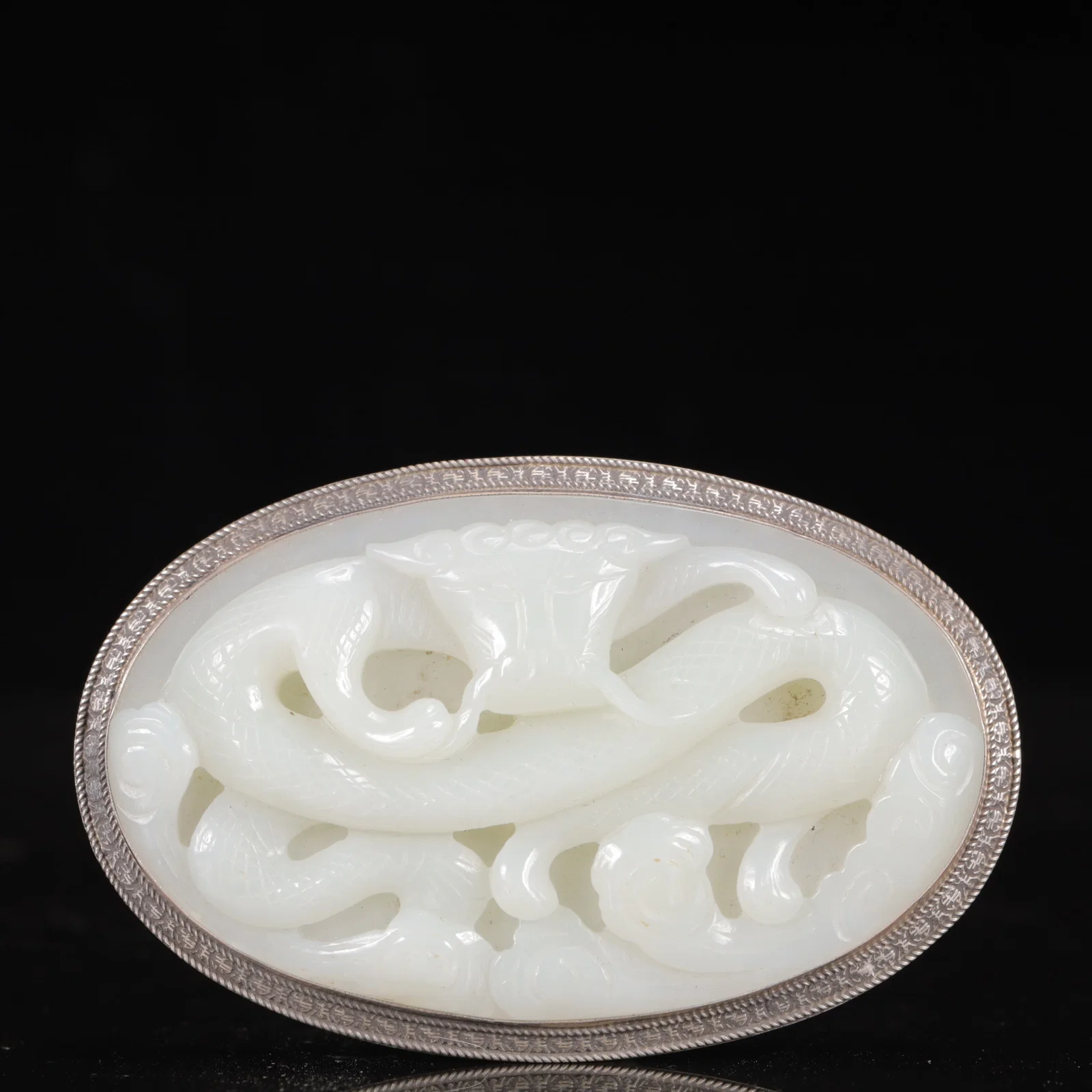 An Exquisite Silver Inlaid White Jade Dragon Pattern Pendant