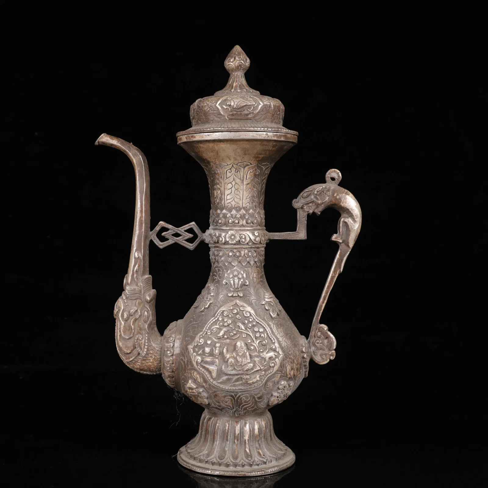An Exquisite Silver-plated Figure Pattern Ewer