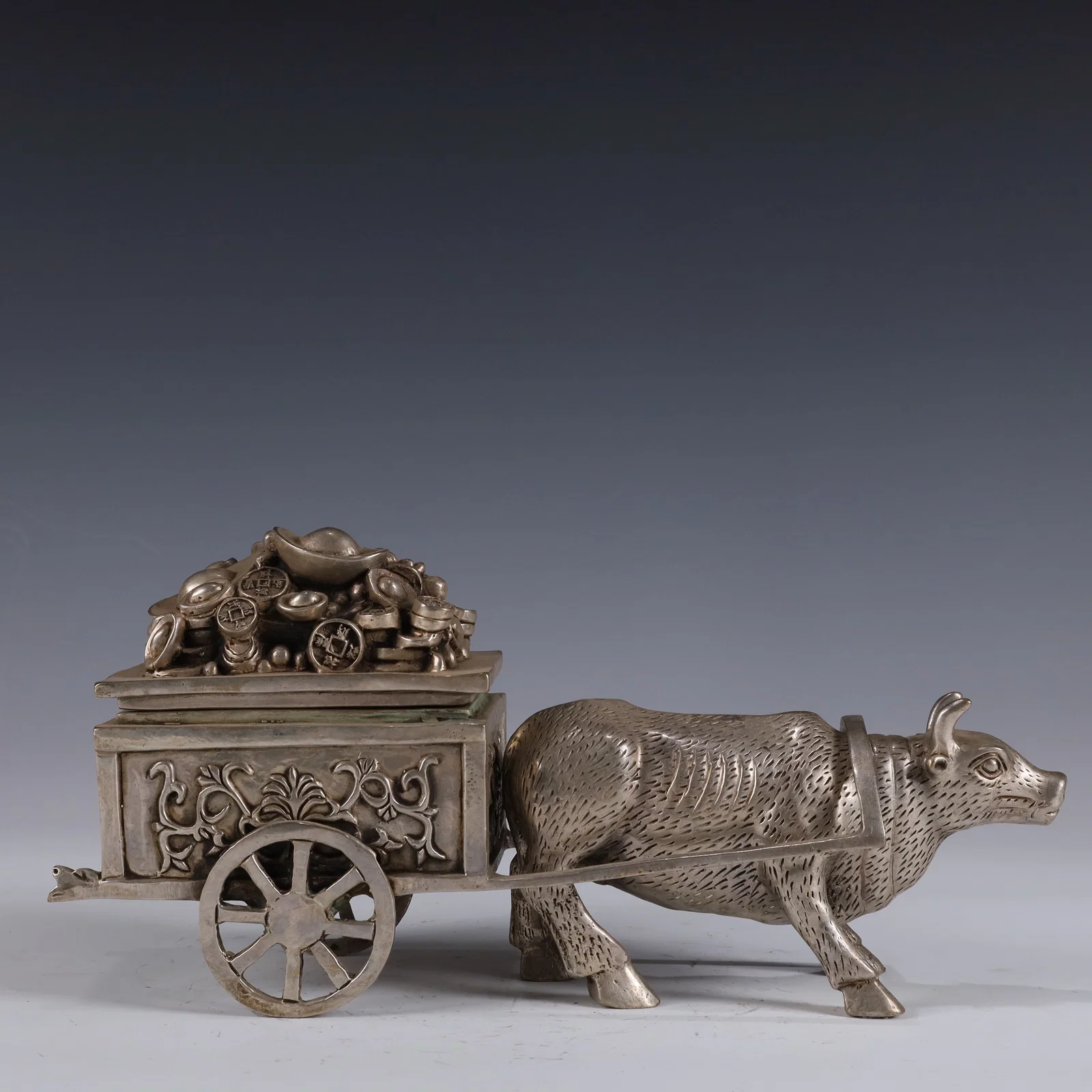 An Exquisite Silver-plated Ox-cart Ornament