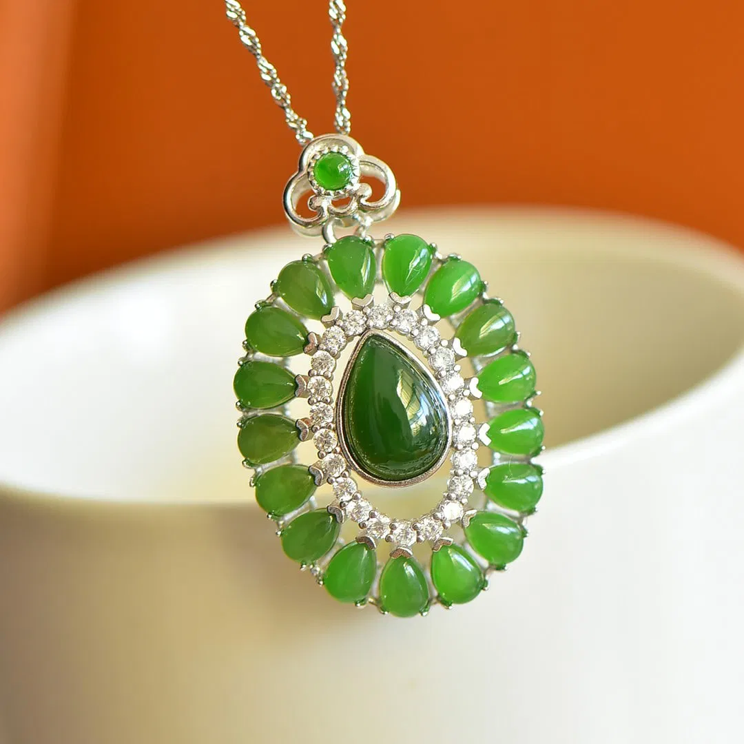 An Exquisite Sterling Silver Inlaid Jasper Pendant,Inlaid Diamonds