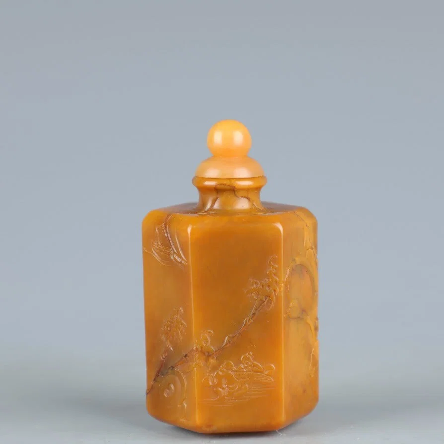 An Exquisite Tianhuang Stone Landscape and Figure Pattern Snuff Bottle