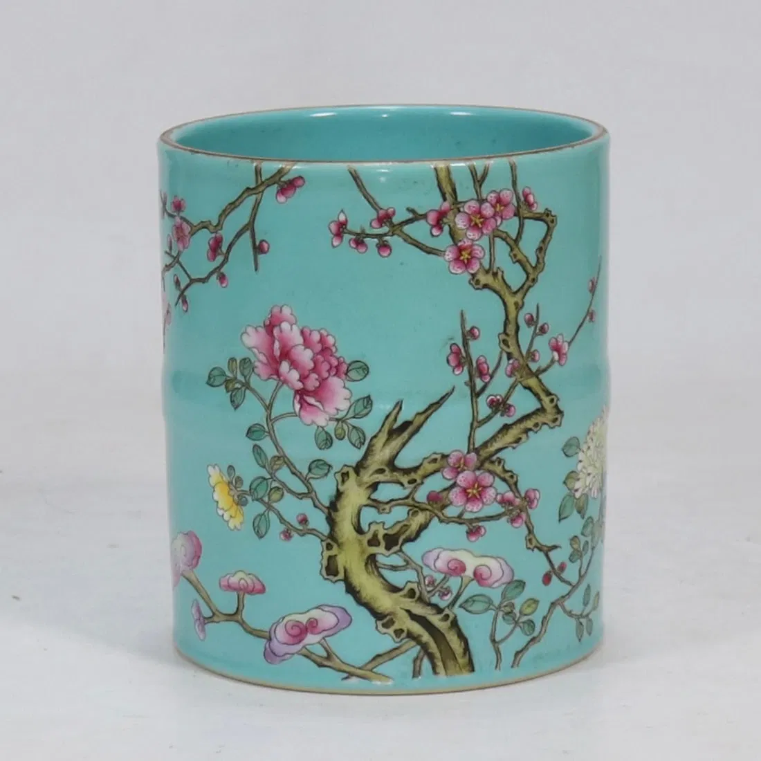 An Exquisite Turquoise Glazed Flower Pattern Brush Pot