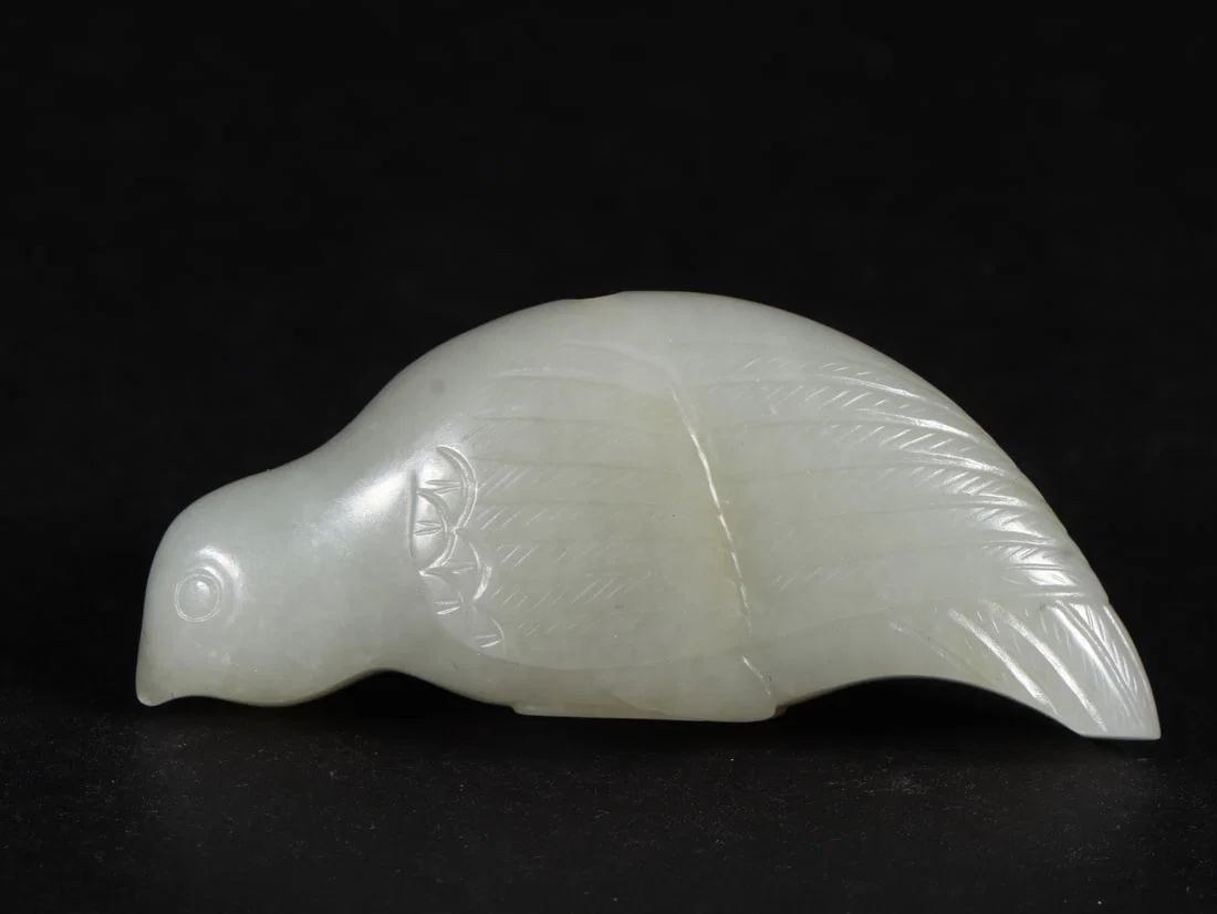 An Exquisite White Jade Bird Ornament