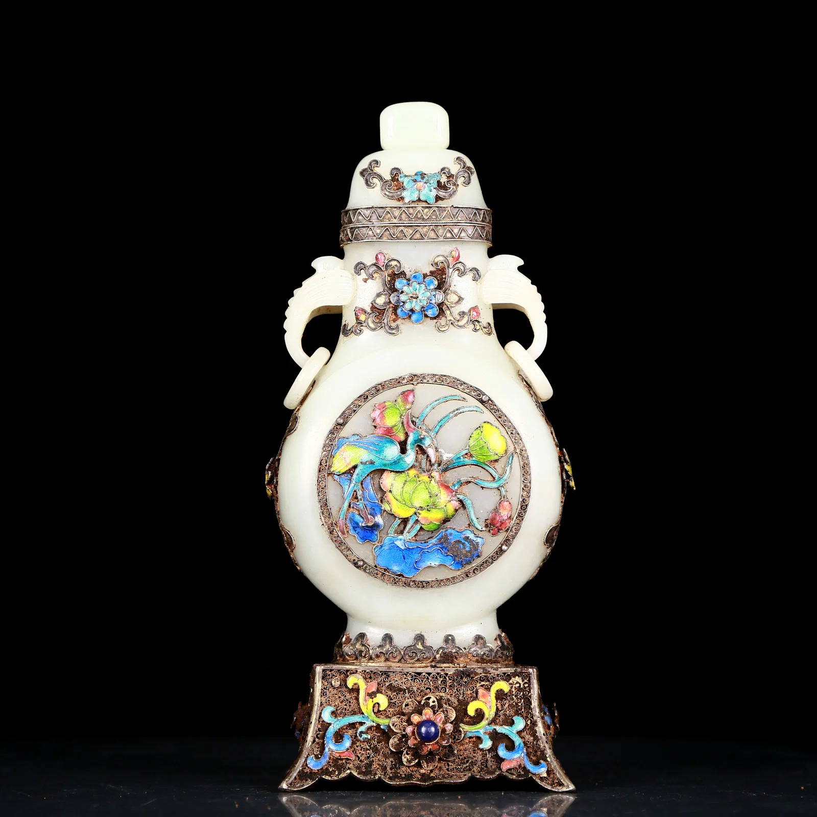 An exquisite white jade-covered silver-gilt elephant-ear vase with floral patterns