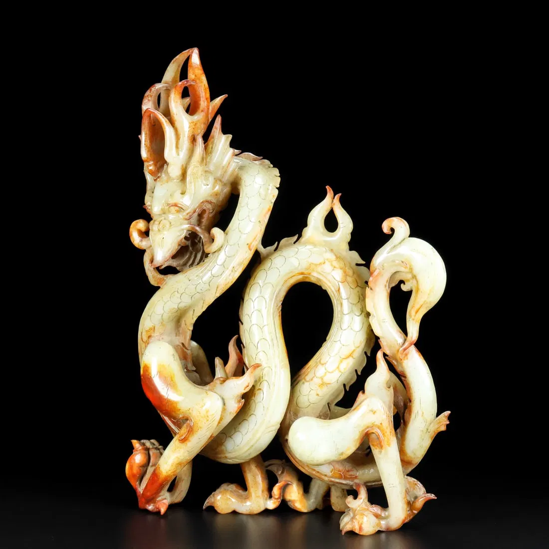 An Exquisite White Jade Dragon Ornament