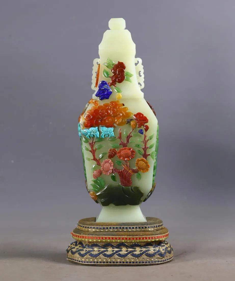 An Exquisite White Jade Inlaid Gems Flower Pattern Double-Ears Vase