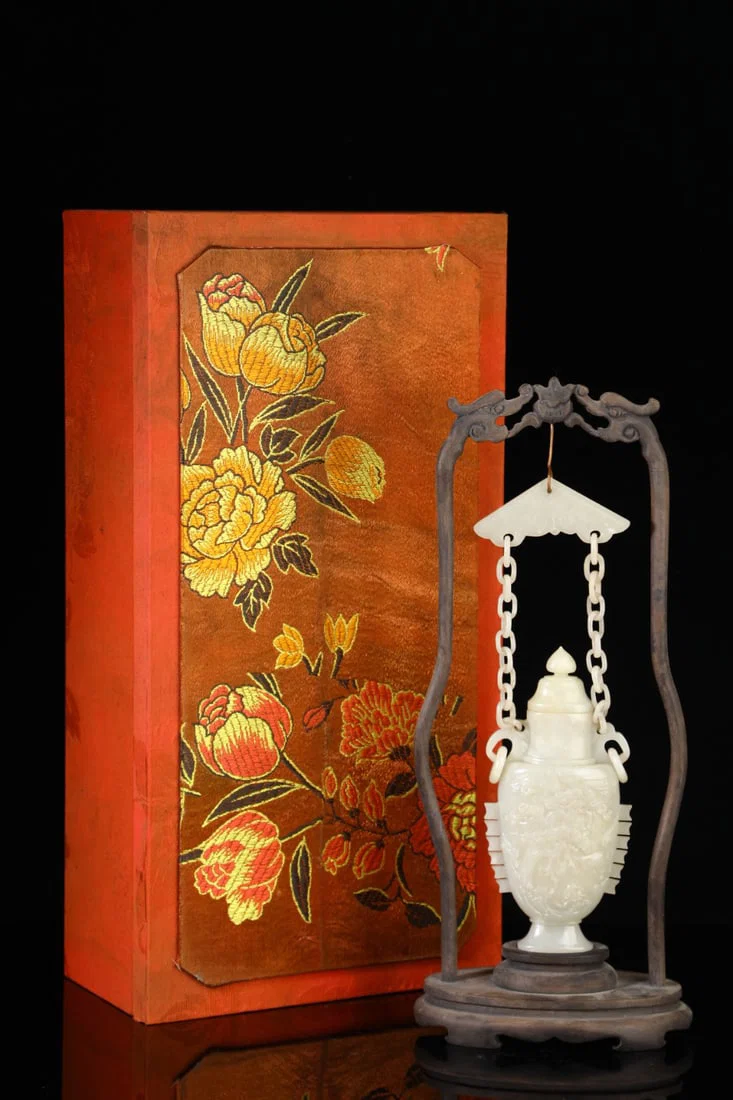 An Exquisite White Jade Pine and Crane Pattern Vase