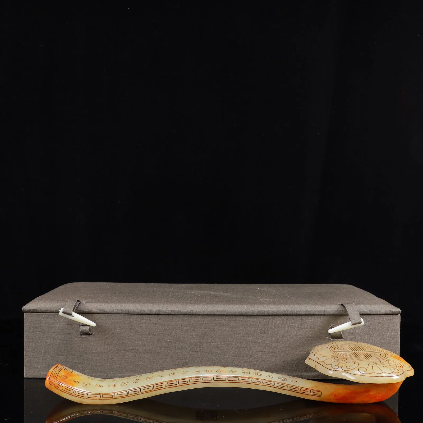 An Exquisite White Jade Ruyi Ornament,with Poem