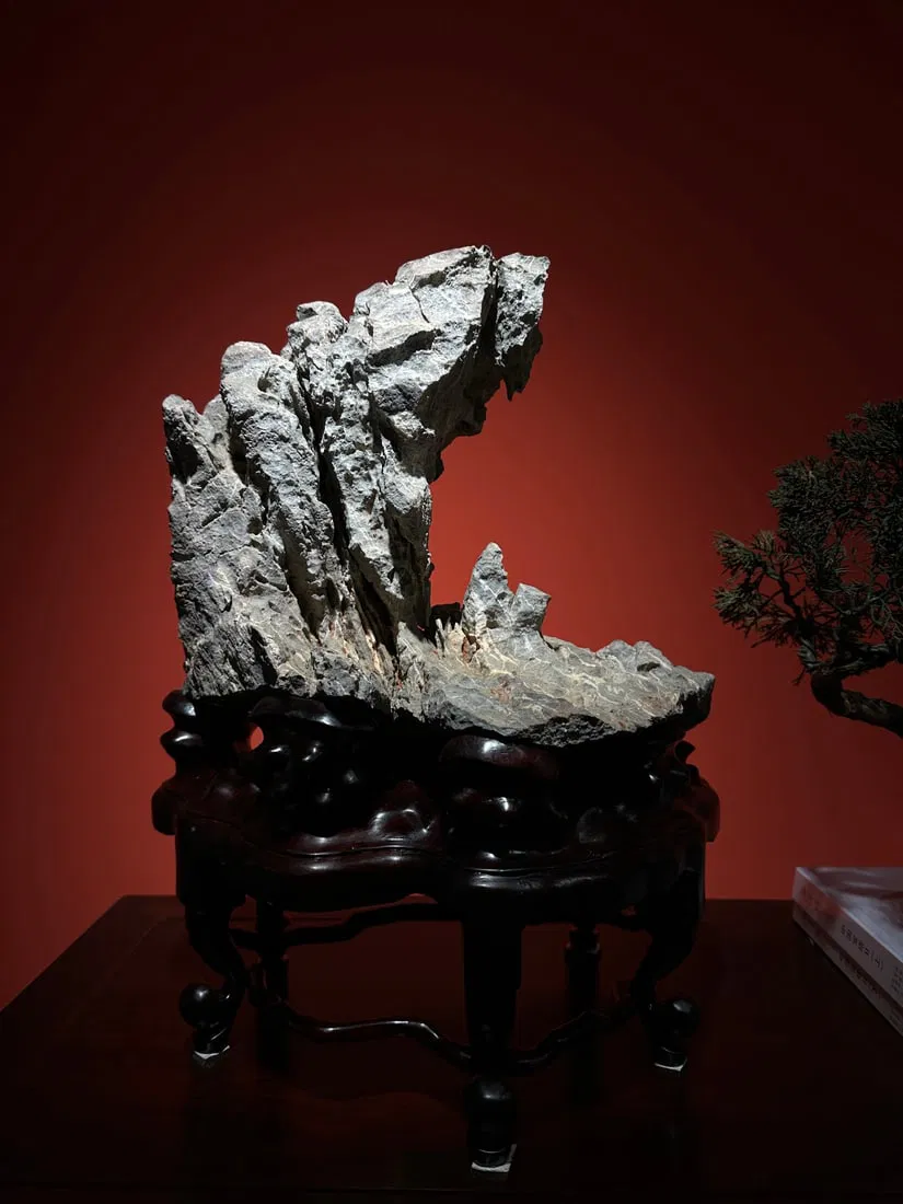 An Exquisite Ying Stone Ornament