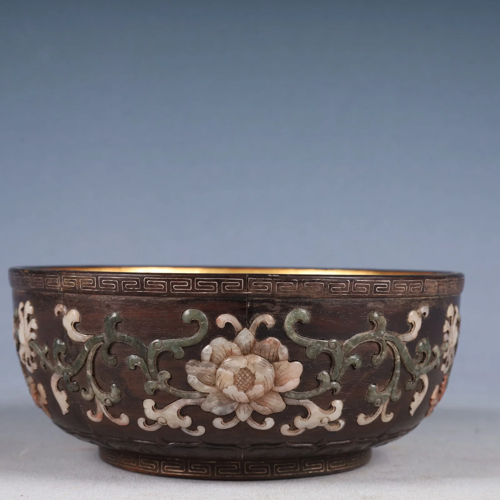 An Exquisite Zitanwood Painted Gold Lotus Pattern Bowl