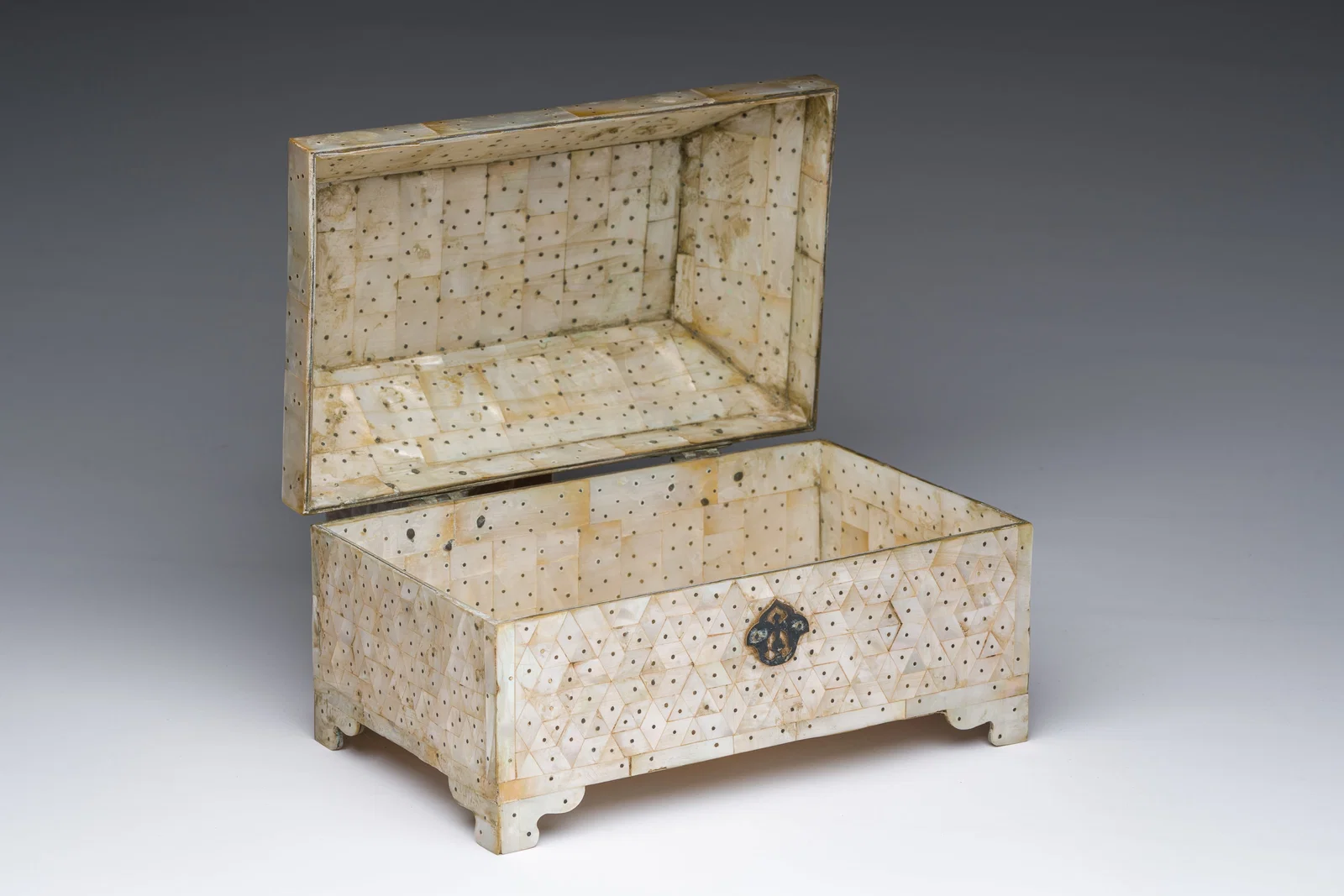 An Indian mother-of-pearl inlaid casket, probably Gujarat, 18th C.