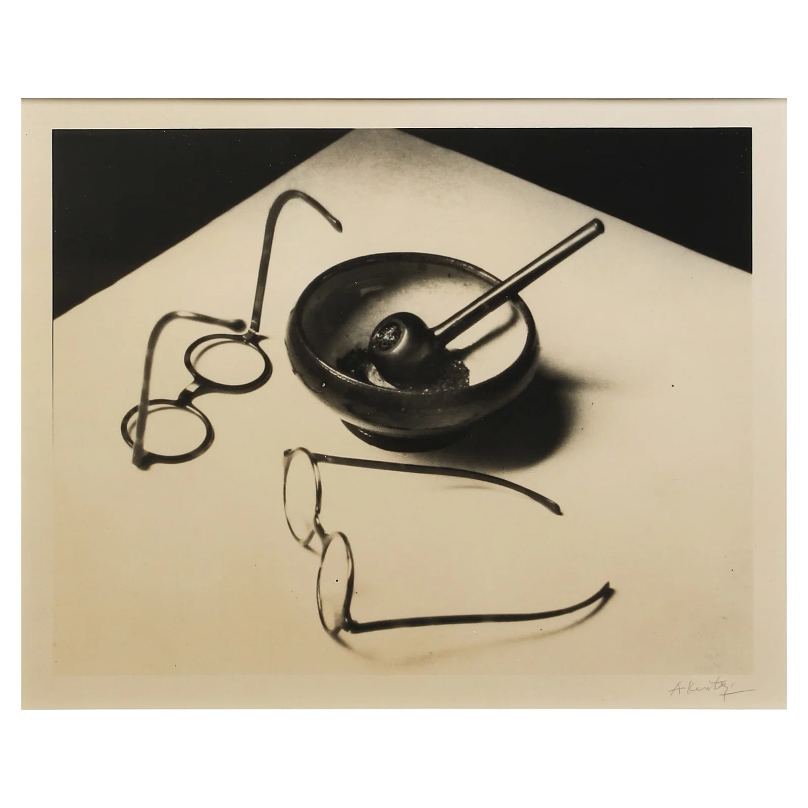 ANDRÉ KERTÉSZ (1894–1985), MONDRIAN'S GLASSES AND PIPE