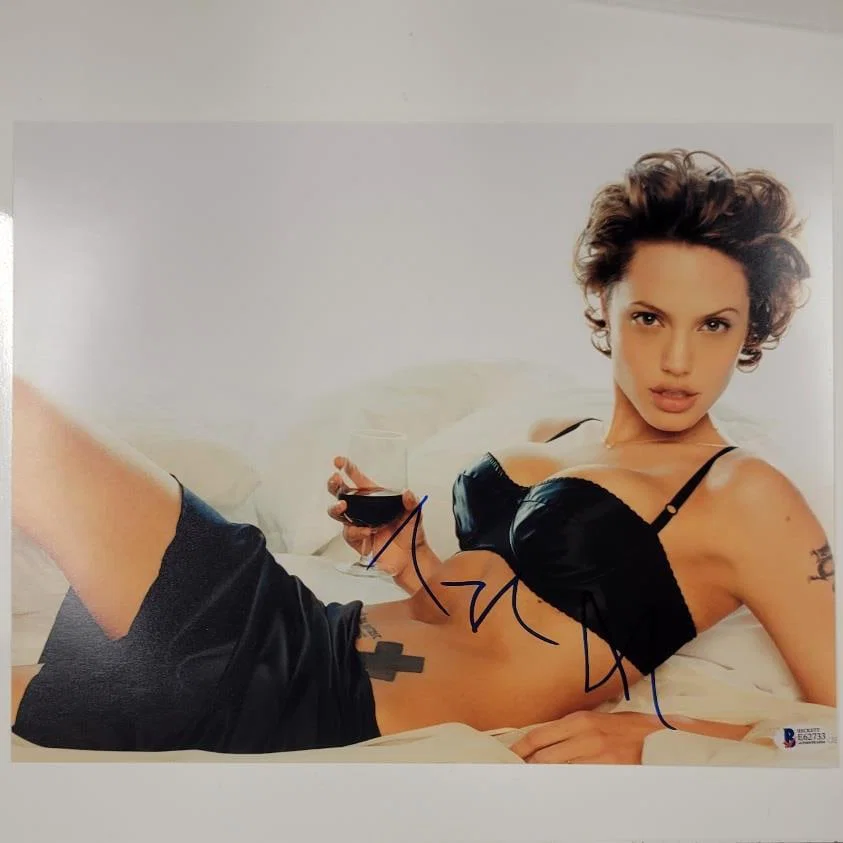Angelina Jolie 11x14 Signed Photo Autograph Beckett Authenticated