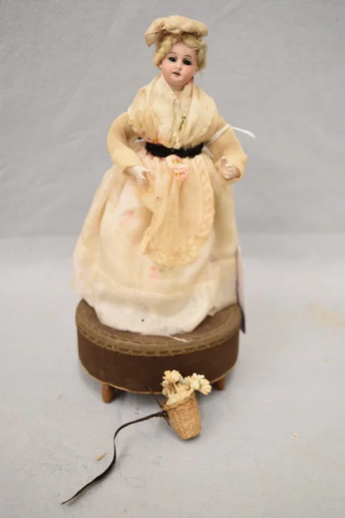 ANTIQUE AUTOMATON