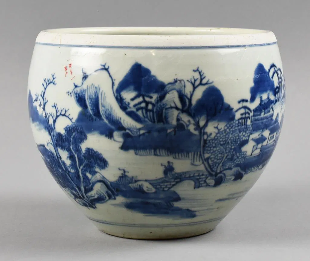 Antique Chinese Canton Blue & White Fish Tank