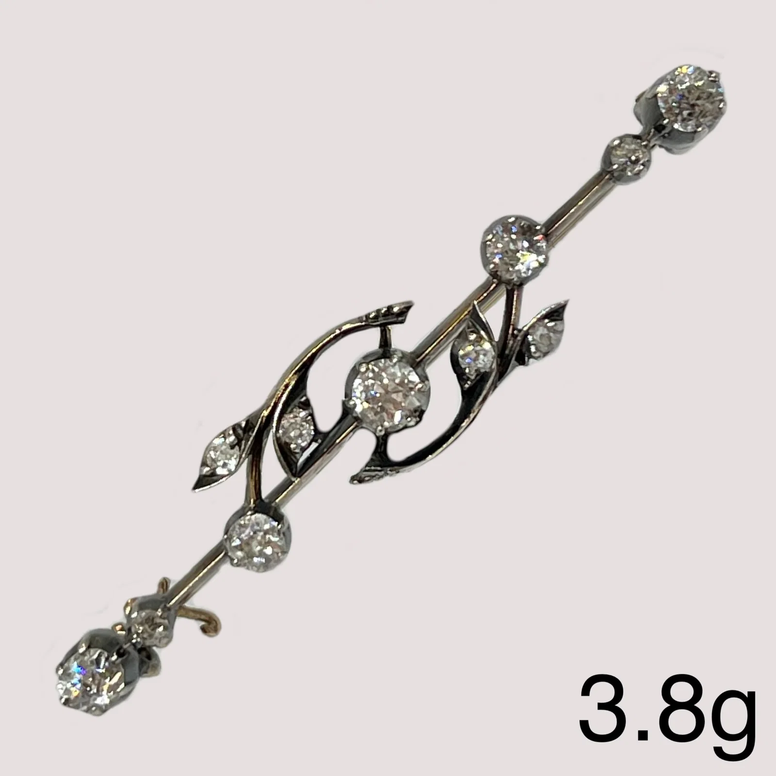 ANTIQUE DIAMOND BAR BROOCH