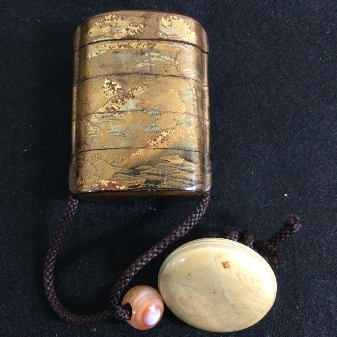 Antique Gold Lacquer Seal Box