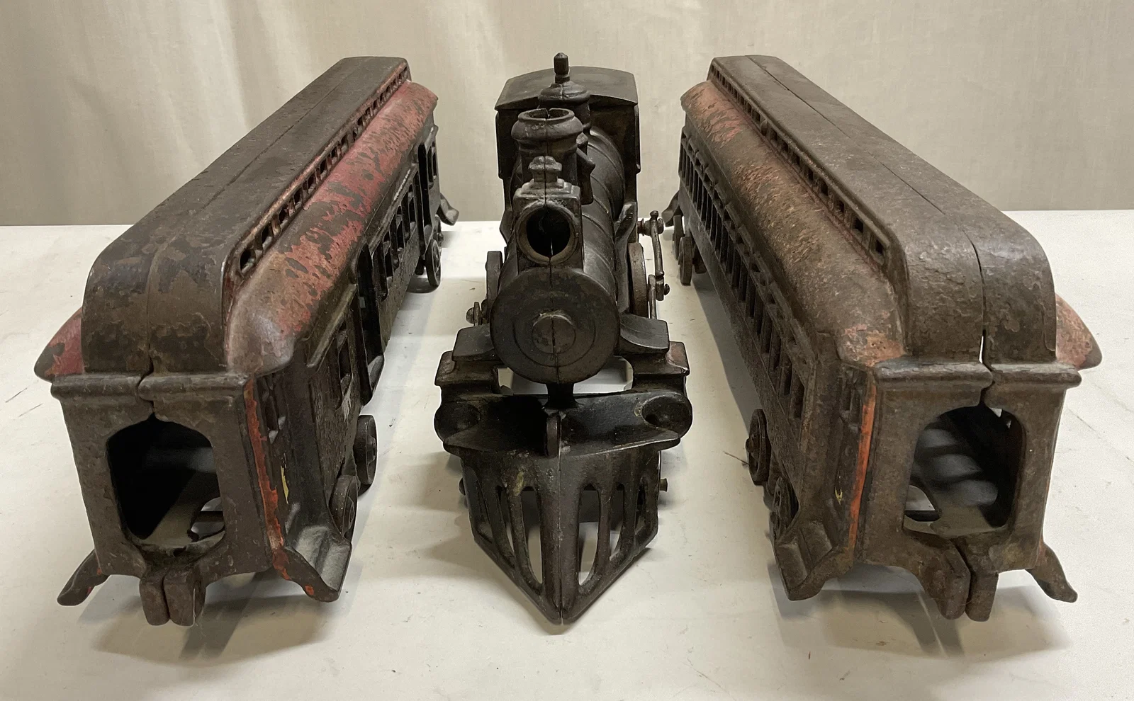 ATQ Cast-Iron Steam Locomotive Train Set